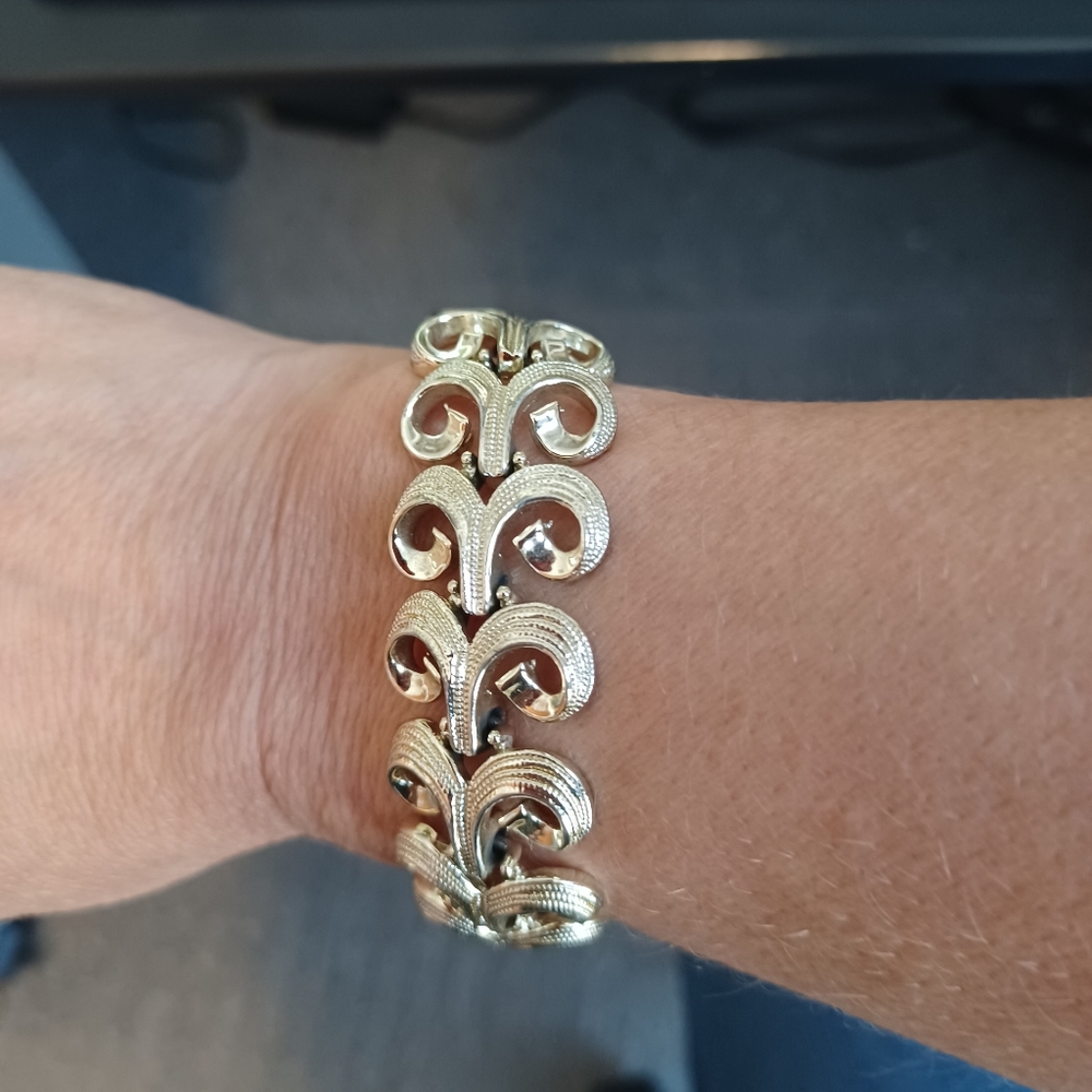Women's Bracelet.
